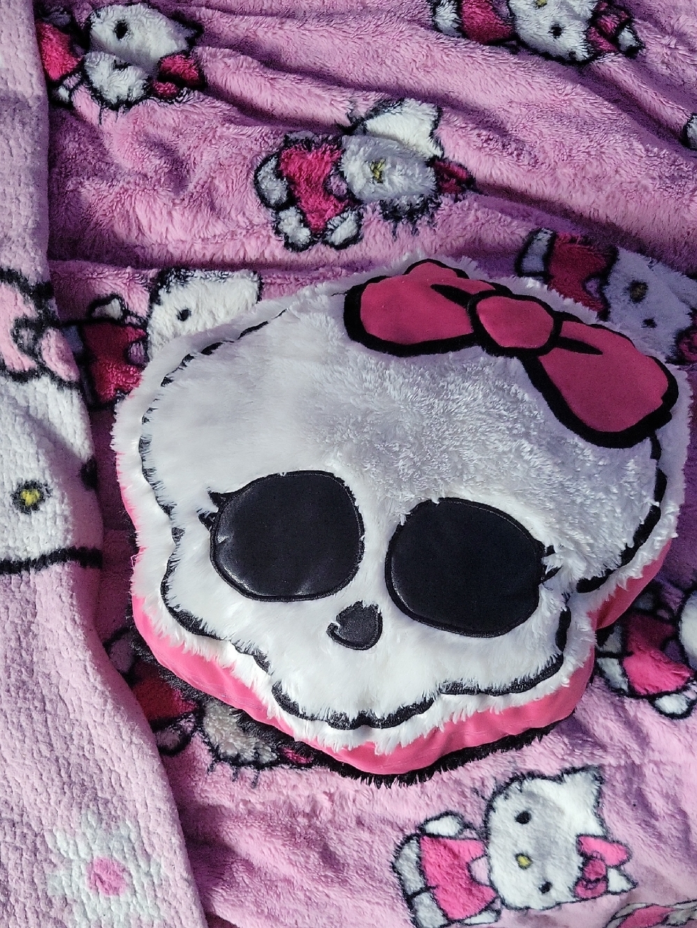 Monster High Skullet Plush Pillow - Pink & White